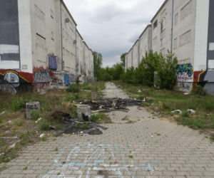 „Czarnobyl” Warszawy zniknie z mapy. „Smród, fetor i grzyb”. Tak wyglądało życie w „13 dzielnicy”