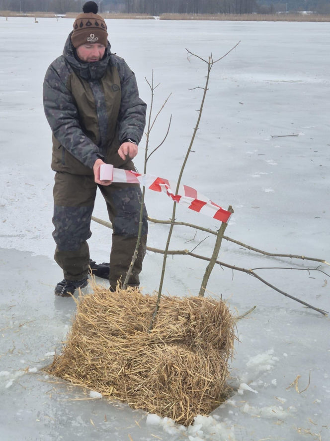Wycinanie przerębli na zalewie siedleckim 2026