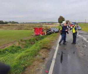 Tragiczne zderzenie dwóch osobówek z ciężarówką! Kobieta nie miała szans