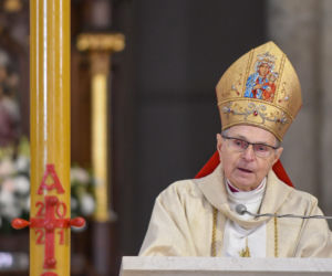 Biskup pojedna Krawczyków