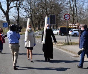 Symboliczna wymiana paschałów na granicy w Świnoujściu