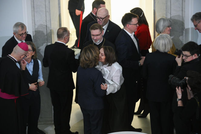 Połamali się opłatkiem w Sejmie