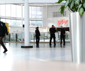 Powiesili bombki, zapomnieli o zabezpieczeniach. „Centrum handlowe jest bezpieczne”