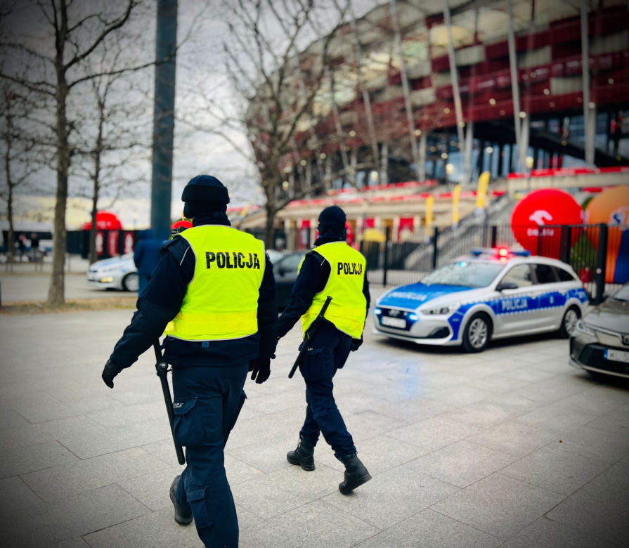 Policja zabezpiecza okolice PGE Narodowego