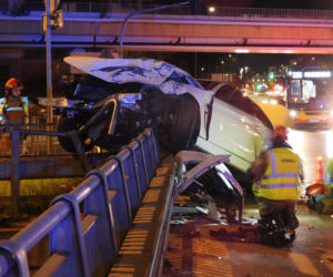 Dramatyczny wypadek na S8. BMW wylądowało na barierze