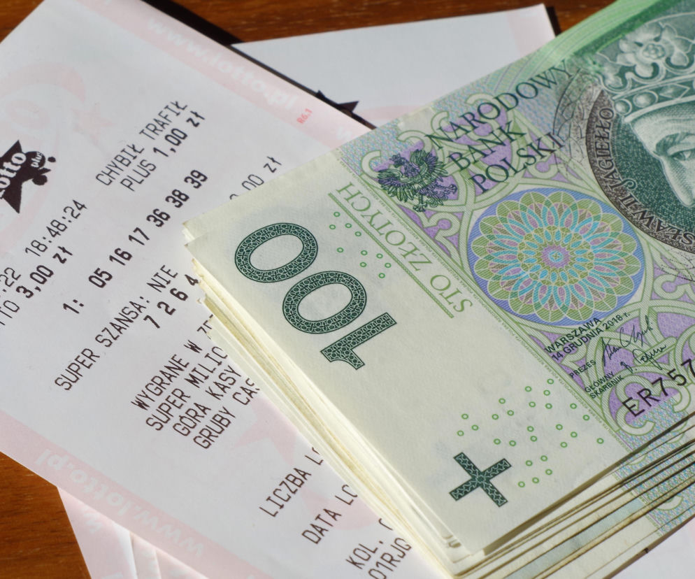 Gigantyczna wygrana w Lotto w Warszawie! Szczęśliwiec wydał 3 zł i będzie żył jak arabski szejk do końca życia!