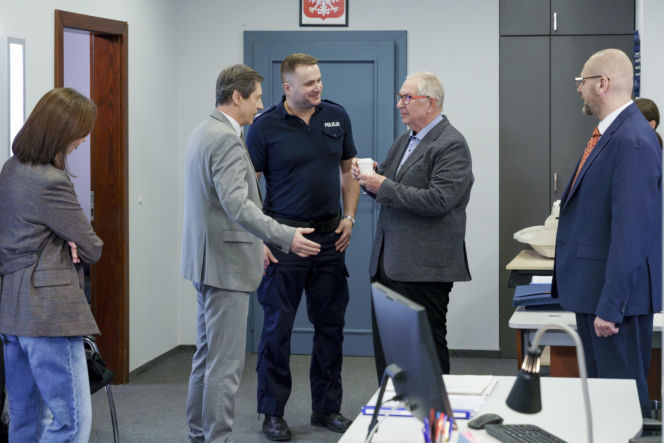 "Sprawiedliwi - Wydział Kryminalny", odcinek 1000: Anonimowy telefon podważa winę skazanego na dożywocie mordercy. Policja dokonuje makabrycznego odkrycia