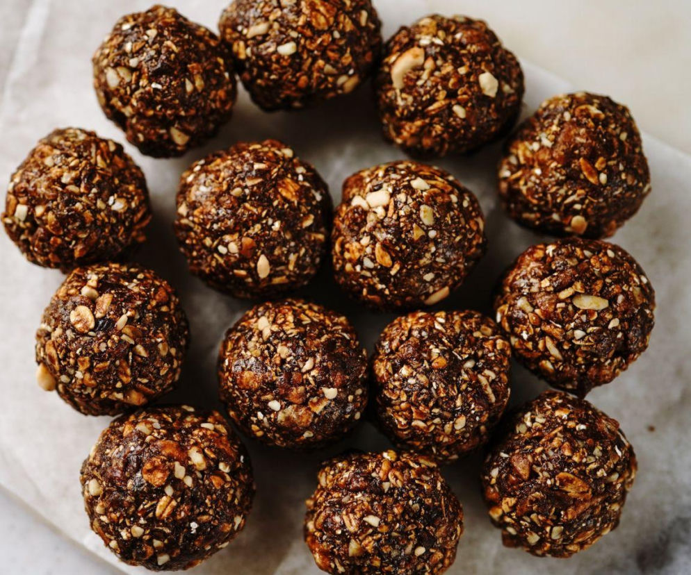 kulki daktylowe z czekoladą