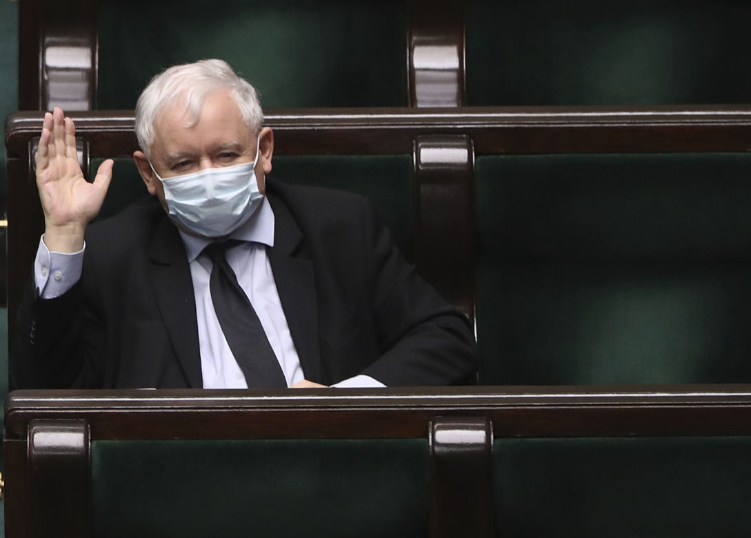  Sejm głosuje a Kaczyński szpera w ...