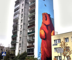 Mural z niedźwiedziem i motylem