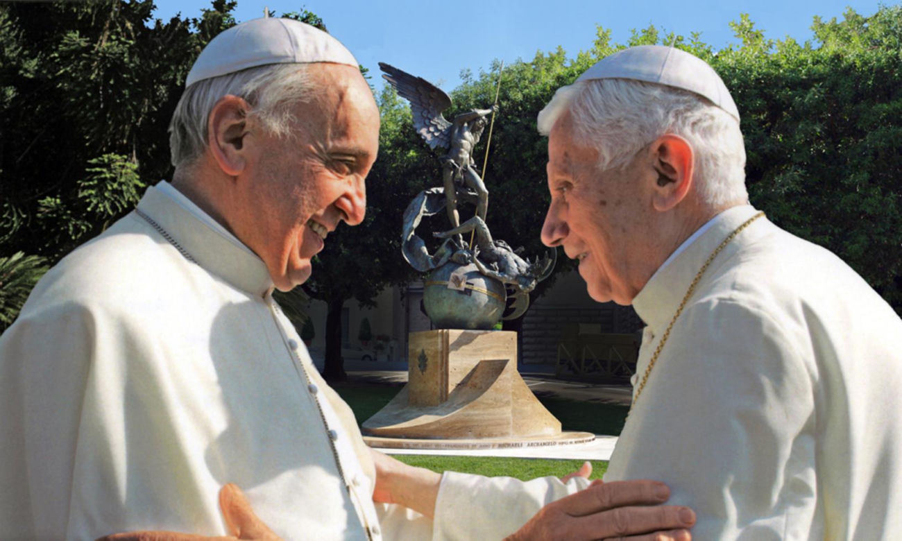 Spotkanie dwóch papieży - emerytowanego Benedykta XVI (z prawej) i nowego Franciszka w 2013 roku