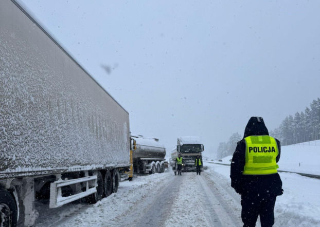 Zima uderzyła z pełną siłą. Kryzysowe spotkanie w MSWiA
