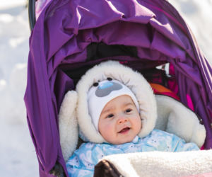  Tak ochronisz dziecko przed mrozem. Jak utrzymać ciepło w wózku dziecięcym?