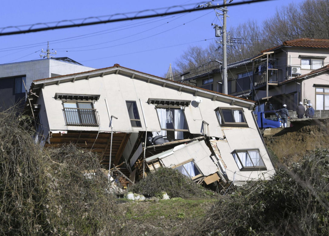 Szokujące zniszczenia w Japonii po trzęsieniu ziemi. Liczba ofiar rośnie