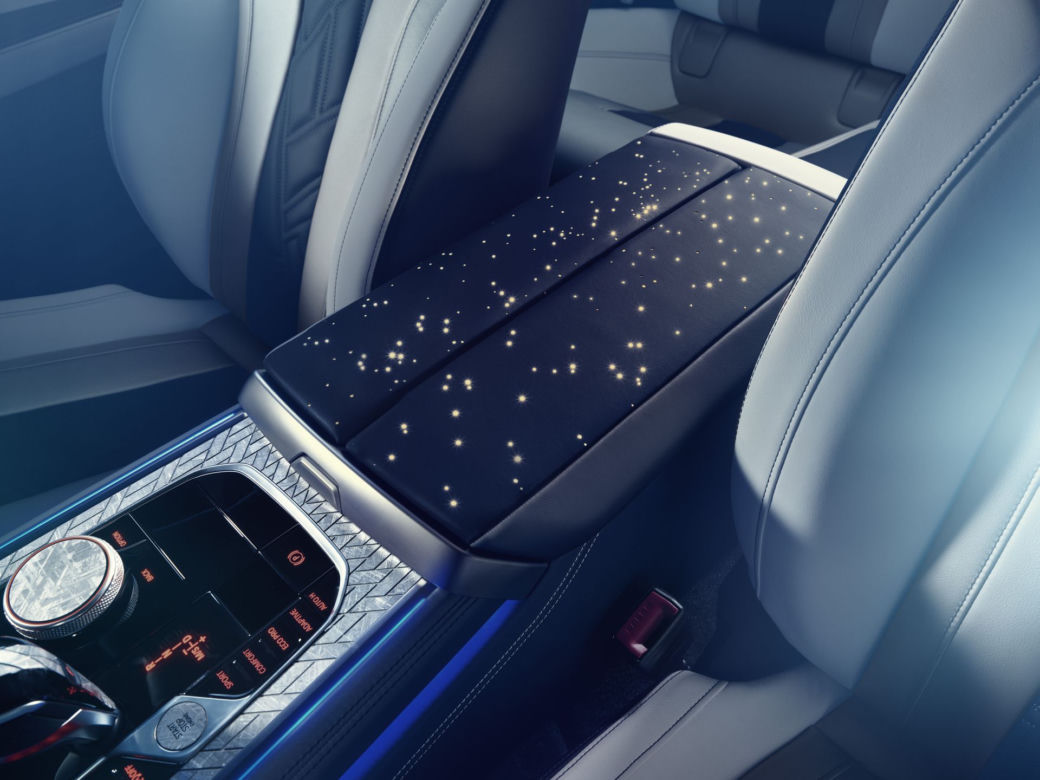 BMW Individual M850i Night Sky - auto wykończone meteorytami