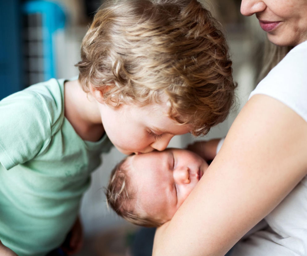 Rodzice chcą, by cała rodzina miała te same inicjały. Nowa moda czy sentymentalny gest?