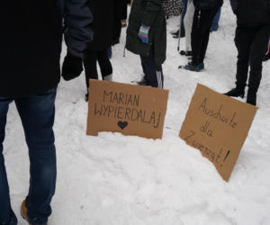 Schronisko dla psów w Sobolewie zamknięte. Jeszcze w sobotę, 24 stycznia, protestowali pod nim mieszkańcy [ZDJĘCIA].