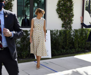 Melania zalozyla sukienke za 18 tys do lokalu wyborczego