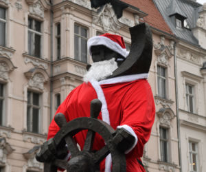 Pomnik marynarza w stroju Mikołaja