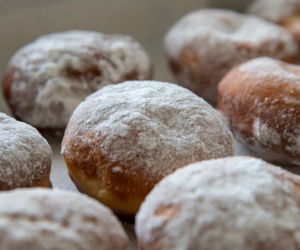 Tłusty Czwartek 2021. Gdzie w Krakowie są najlepsze pączki?