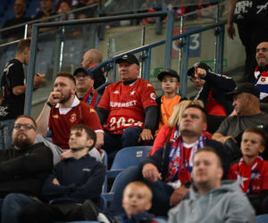 Tak kibice Wisły Kraków bawili się na trybunach. Znajdź się na zdjęciach