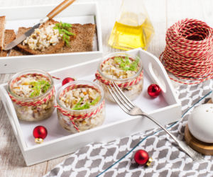 Tatar ze śledzia à la Magda Gessler. Przystawka, która zawsze robi wrażenie