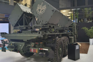 Modułowy System Minowania Narzutowego na podwoziu Tatra. Polski i czeski przemysł zbrojeniowy prezentują wspólny produkt eksportowy