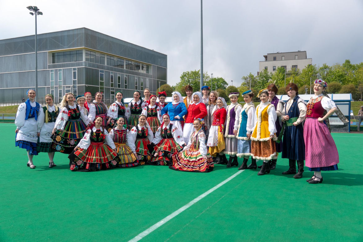 Na AWF-ie wspólnie zatańczyli poloneza