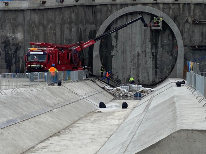 Tarcza przebiła się na drugą stronę. To będzie najdłuższy tunel kolejowy w Polsce