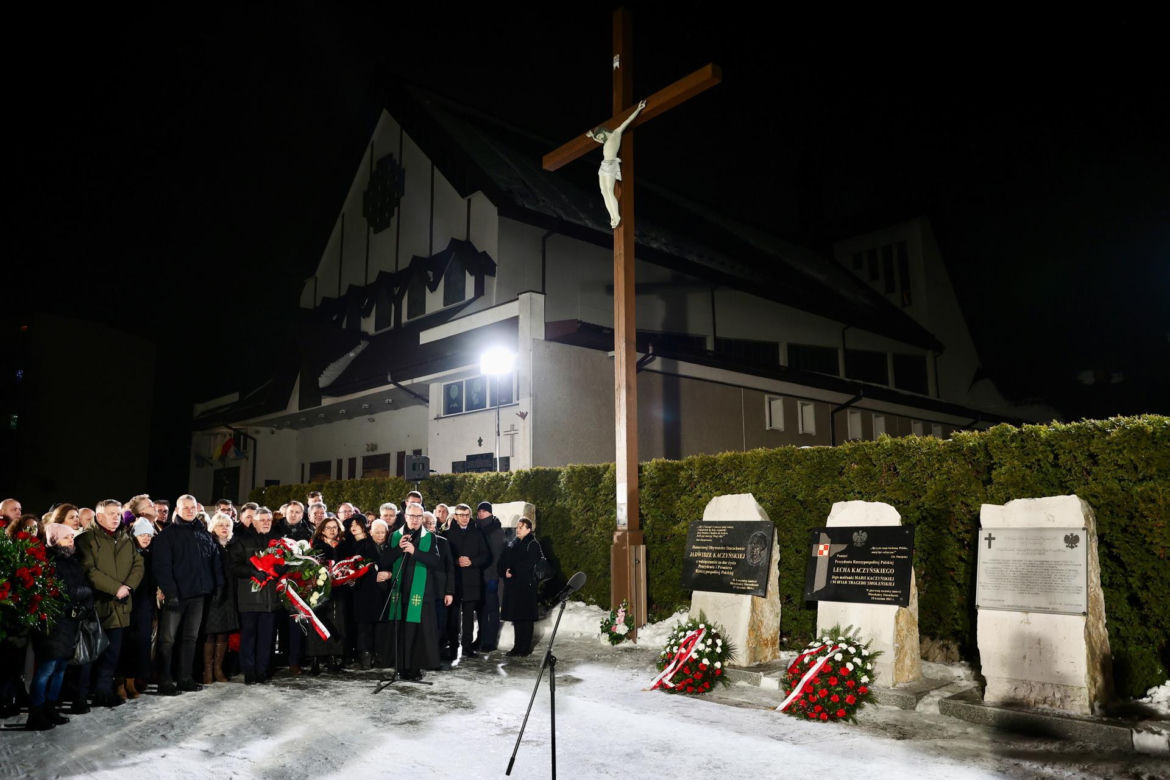 Jarosław Kaczyński w Starachowicach – Hołd dla Matki i Refleksje o Polsce