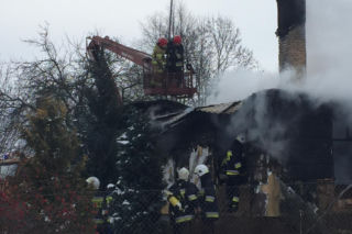 Ratowała sąsiadów z pożaru, osierociła synka. Tragedia na Mazowszu
