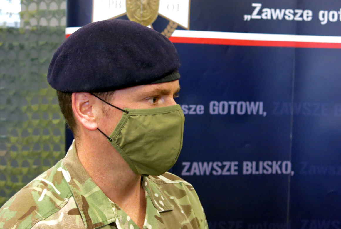 Białystok. Brytyjski oficer mjr Luke Dodington otrzymał Srebrny Medal Wojska Polskiego