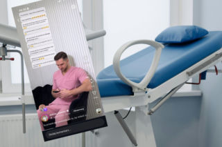 Ginekolog ma dość TAKICH komentarzy. „Za przystojny, żeby nogi rozkładać”