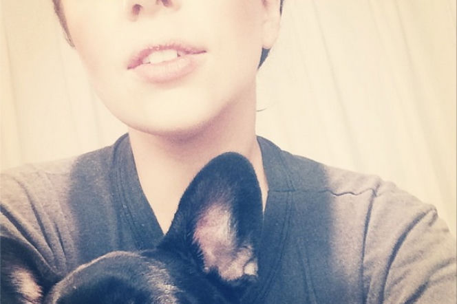Lady Gaga przesadza w miłości do psa.