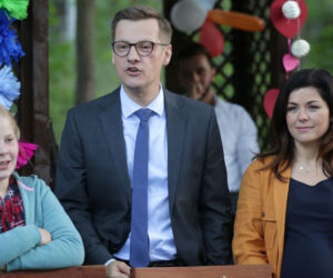 M jak miłość odc. 1395. Kinga (Katarzyna Cichopek), Piotrek (Marcin Mroczek), Lenka (Marysia Głowacka)