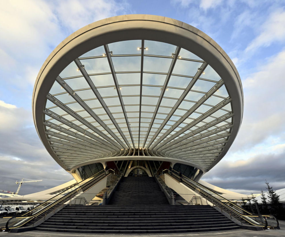 Najpiękniejszy dworzec w Europie już otwarty. Jego bryła to arcydzieło architektury 