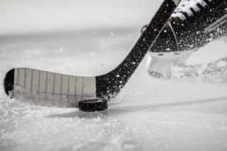 Hokej na lodzie kobiet na Igrzyskach. Kto zmierzy się w walce o finał?