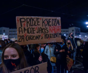 Strajk kobiet w Toruniu. Tańce, straż pod kościołem i wiele więcej - środa (28.10.2020)