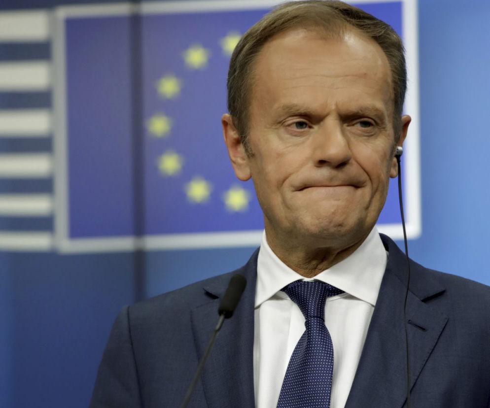 Duda ucieka Tuskowi, Biedroń ich goni