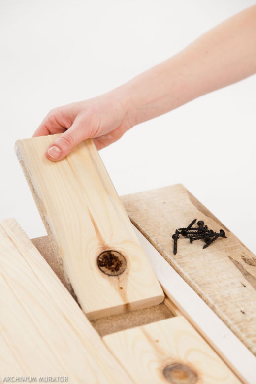Drewniana skrzynia na kółkach DIY. Krok po kroku - zdjęcia