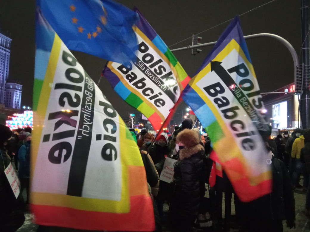 Strajk Kobiet w Warszawie. Takie transparenty mieli ze sobą protestujący (29.01.2021)