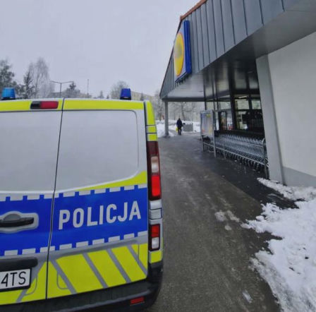 Okradli sklep i pokłócili się o łup. Dostali po mandacie i czeka ich sąd