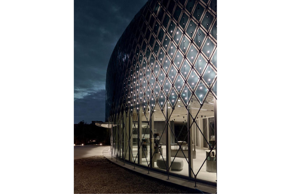 Medialna fasada fotowoltaiczna. Novartis, Bazylea, proj. Michele de Lucchi (ADML Circle) i Blaser Architekten