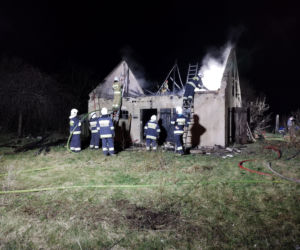 Nocny pożar niedaleko Piły. Budynek gospodarczy poszedł z dymem 