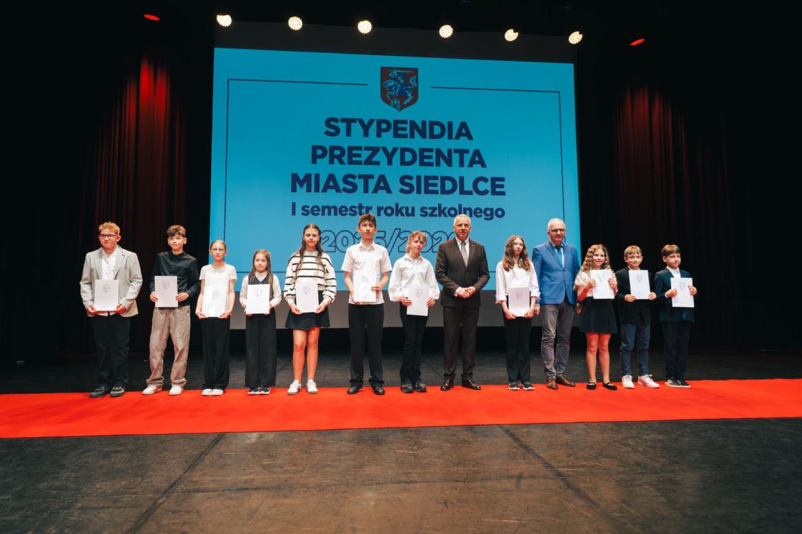 Najzdolniejsi uczniowie odebrali stypendia Prezydenta Miasta Siedlce