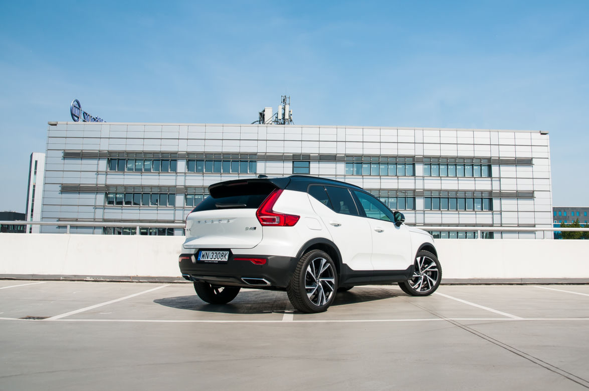 Volvo XC40 D4 190 KM R Design