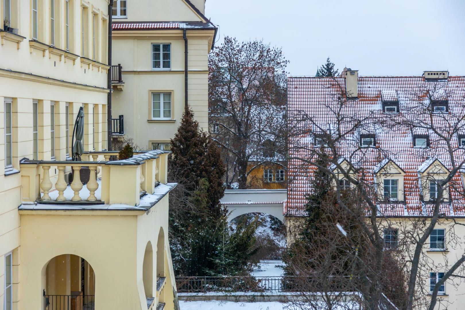 Dom Profesorów na ul. Brzozowej w Warszawie