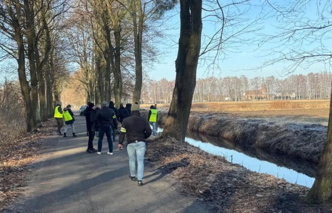 Zwłoki 37-latka w strumieniu w Wołczynie. Policja zatrzymała podejrzanych 