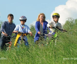 M jak miłość. Marek (Kacper Kuszewski), Marta (Dominika Ostałowska), Antek (Jakub Jankiewicz), Mateusz (Krystian Domagała)