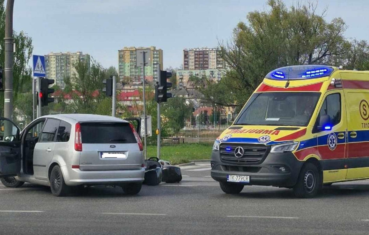 W Starachowicach motocykl zderzył się z autem osobowym